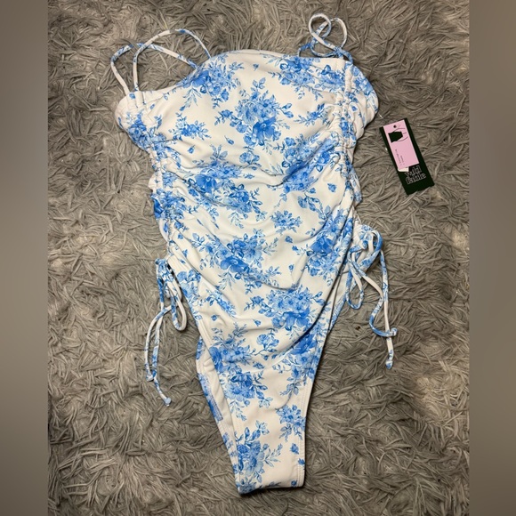 Wild Fable Extra High Leg Cheeky Adjustable Tunneled Side One Piece Swimsuit S - Picture 4 of 5